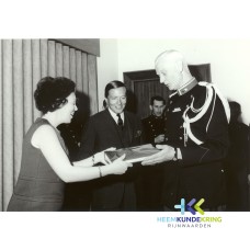 Bezoek Beatrix en Claus Coll HKR geschonken door KMAR Museum Buren (18)